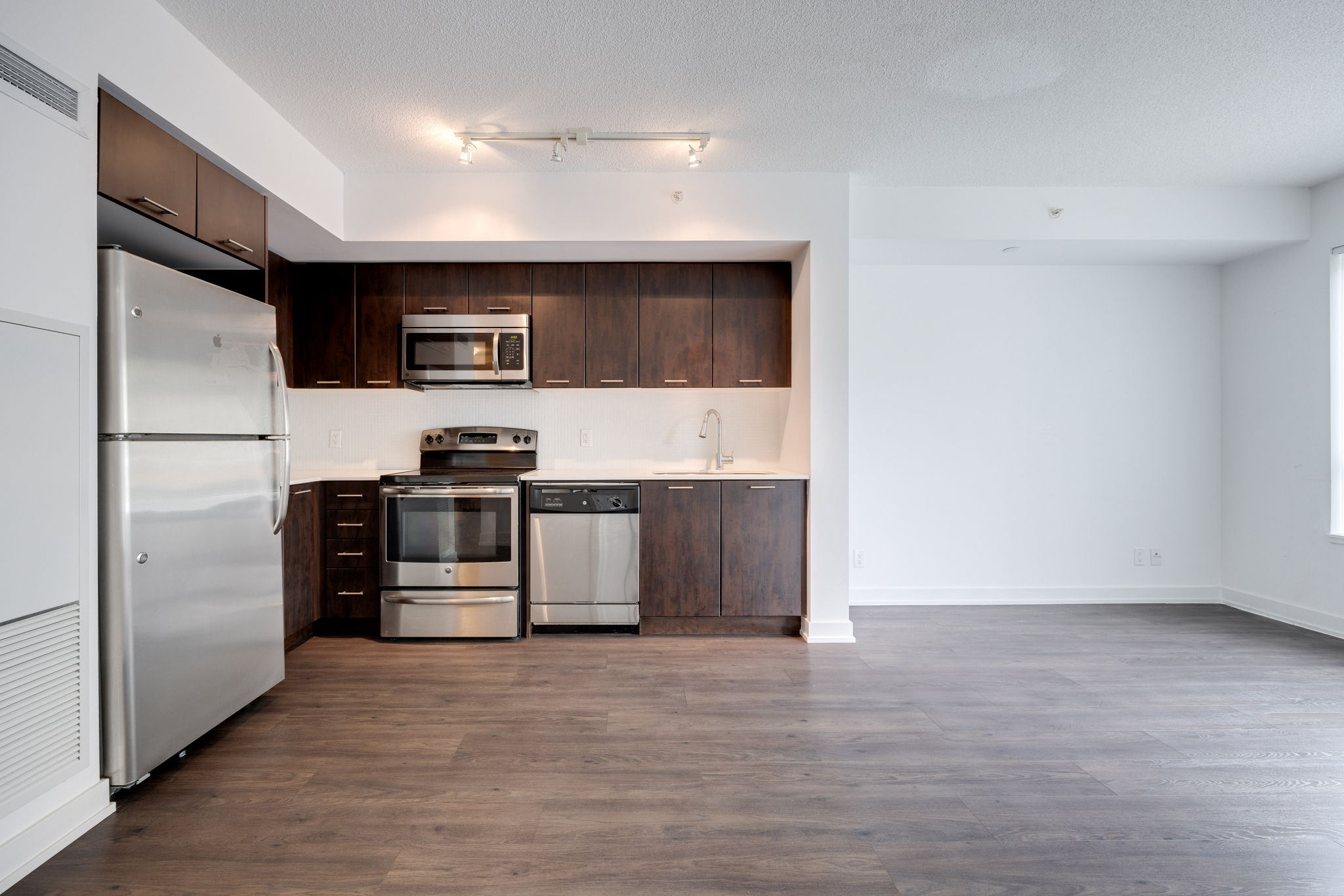 Toronto property showcase — delivered property photograph 4