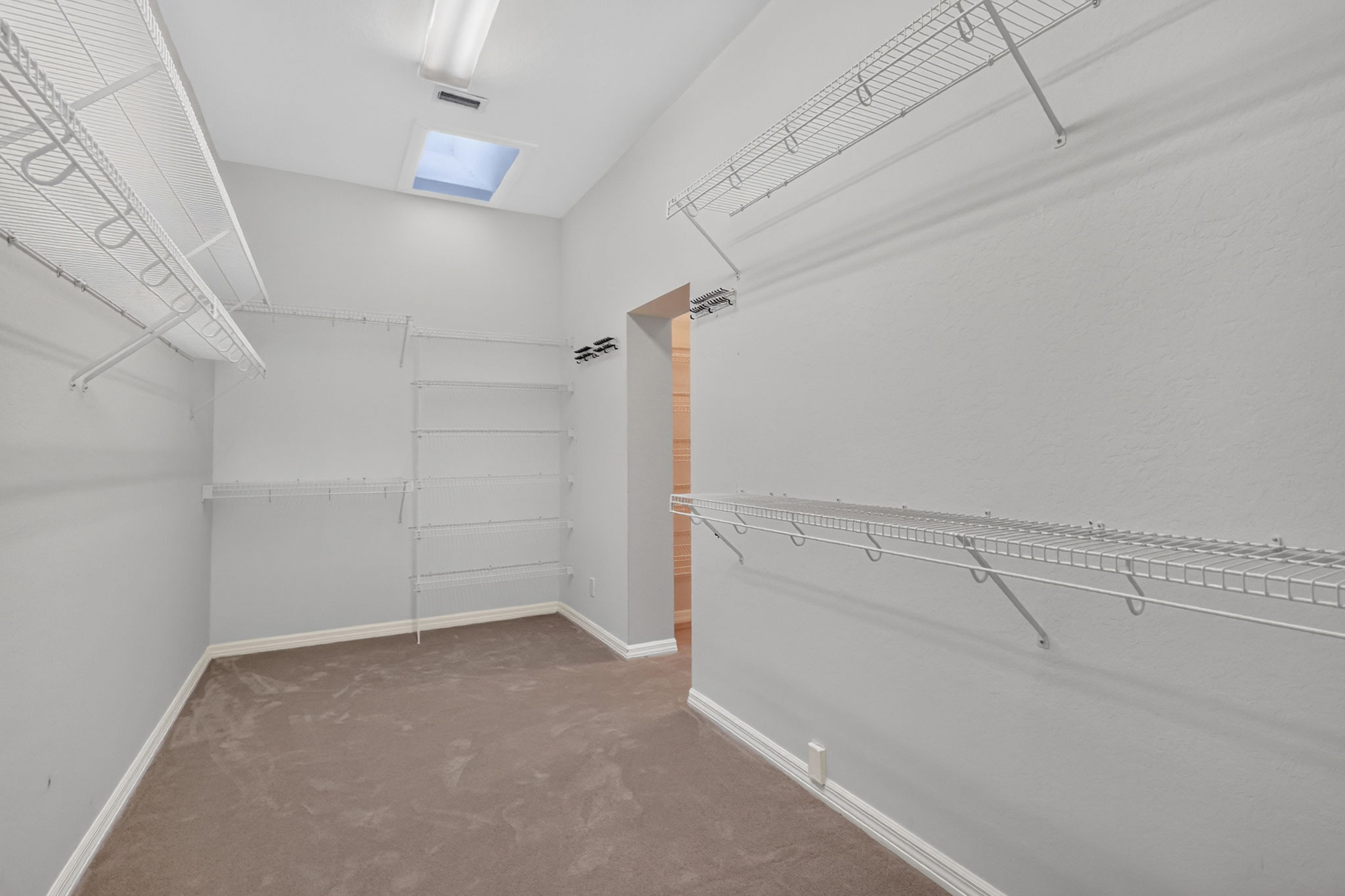 Extended Rear Walk-In Closet