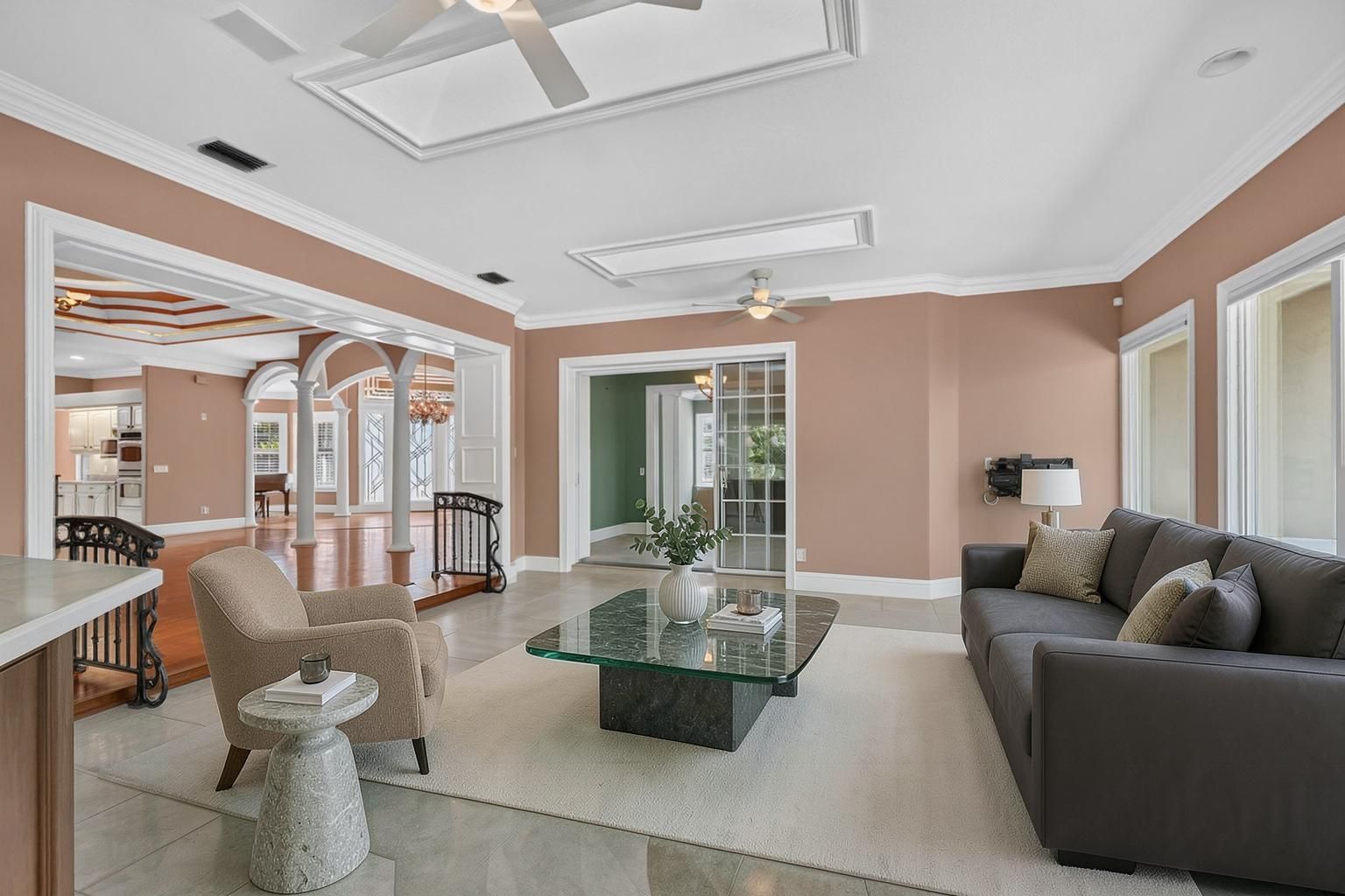 Expansive 25'x21' Florida Room-Virtually Staged
