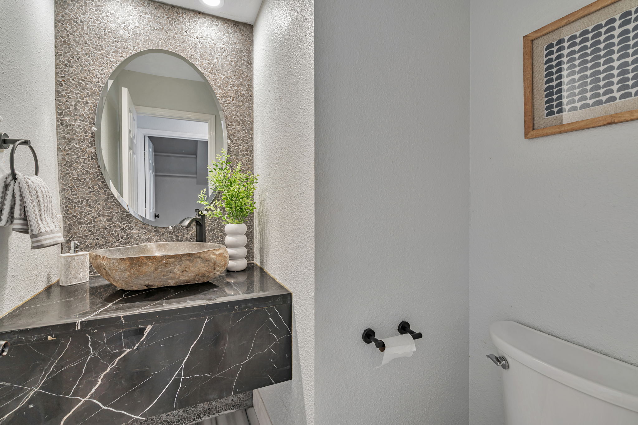 036_2220 Pettigrew Dr