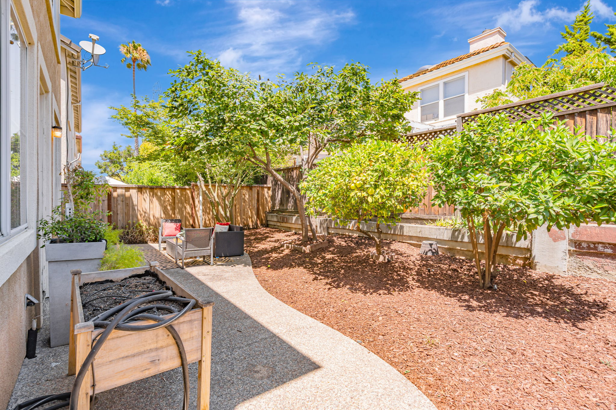 044_2220 Pettigrew Dr