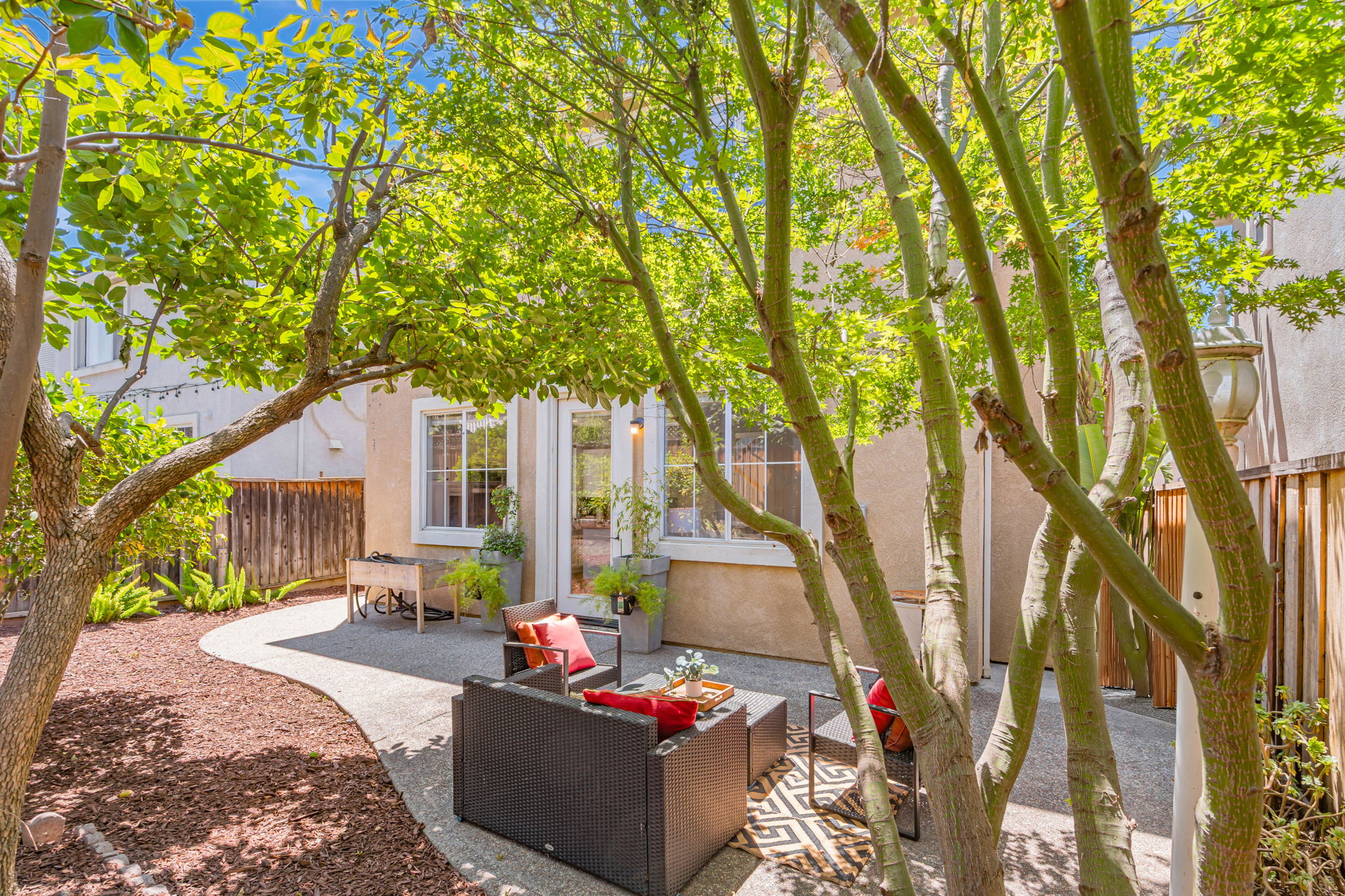 046_2220 Pettigrew Dr