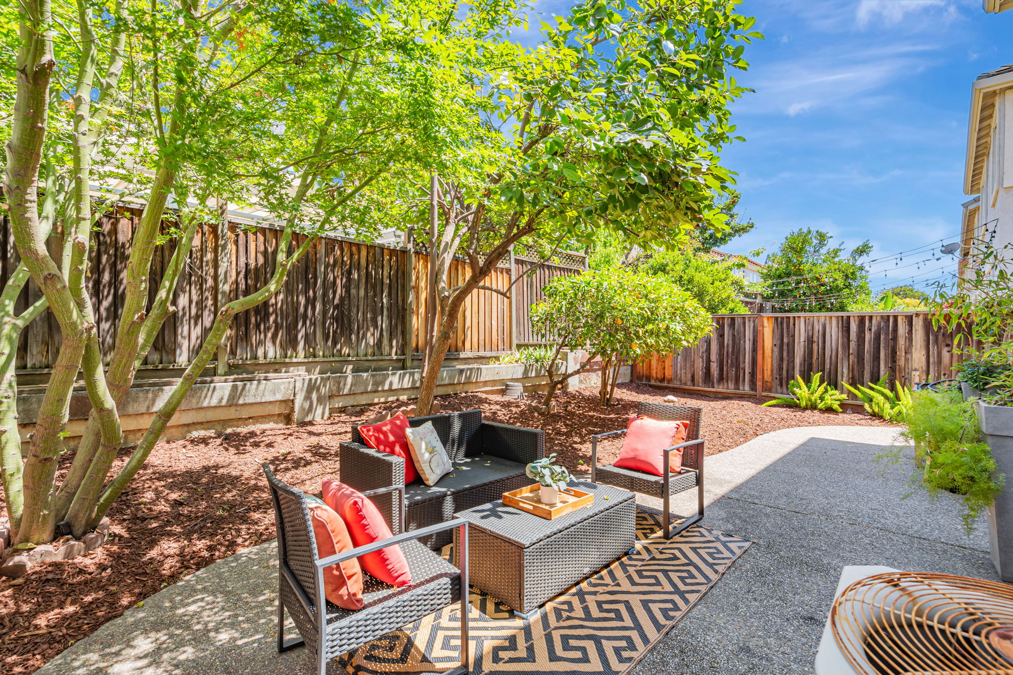 047_2220 Pettigrew Dr