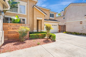 003_2220 Pettigrew Dr