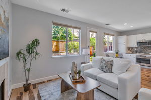 010_2220 Pettigrew Dr