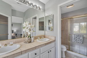 039_2220 Pettigrew Dr