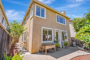 043_2220 Pettigrew Dr