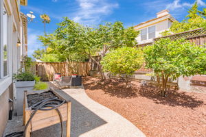 044_2220 Pettigrew Dr