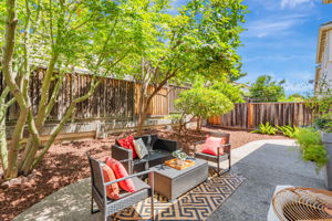 047_2220 Pettigrew Dr