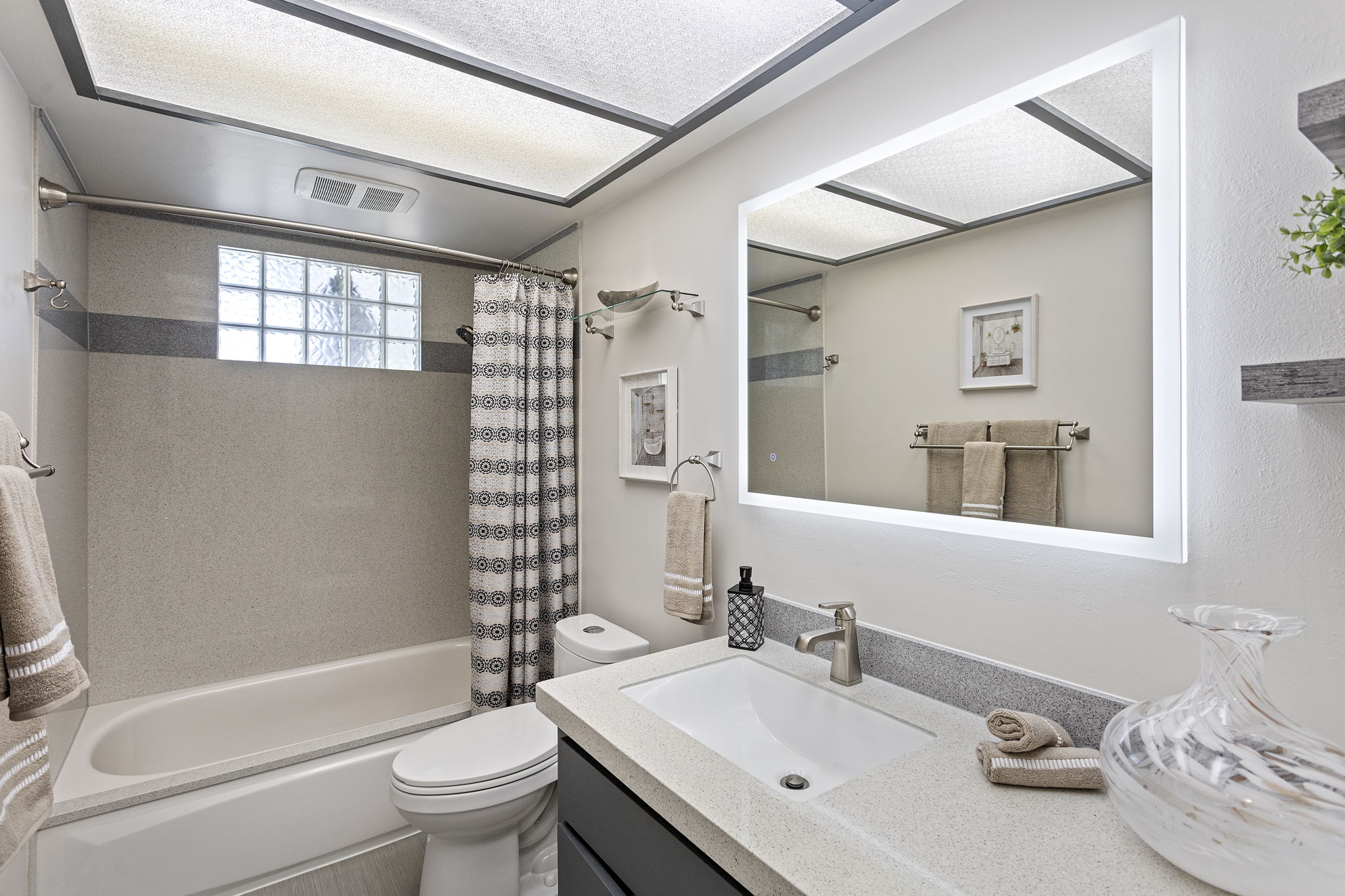 Bathroom vanity