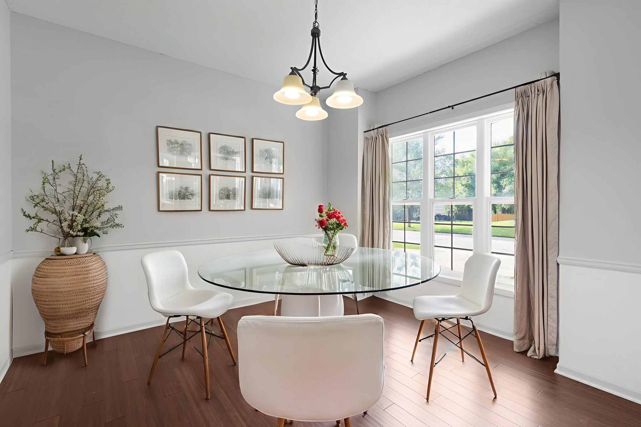 401A8466 virtually staged.jpeg