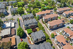 005_F8_AERIAL_2222 Raspberry Ln