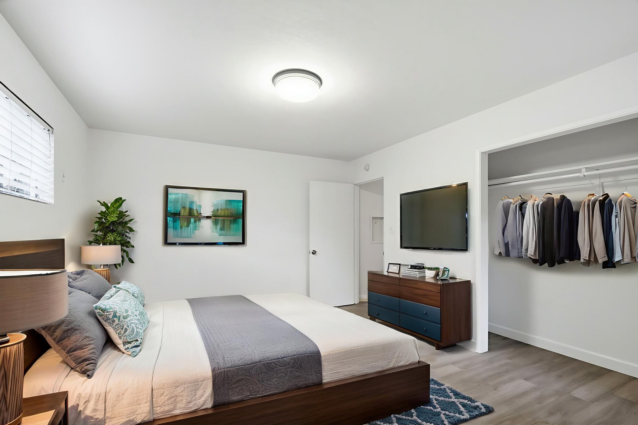 031_f8_2222 Walnut Grove  virtually staged.jpeg