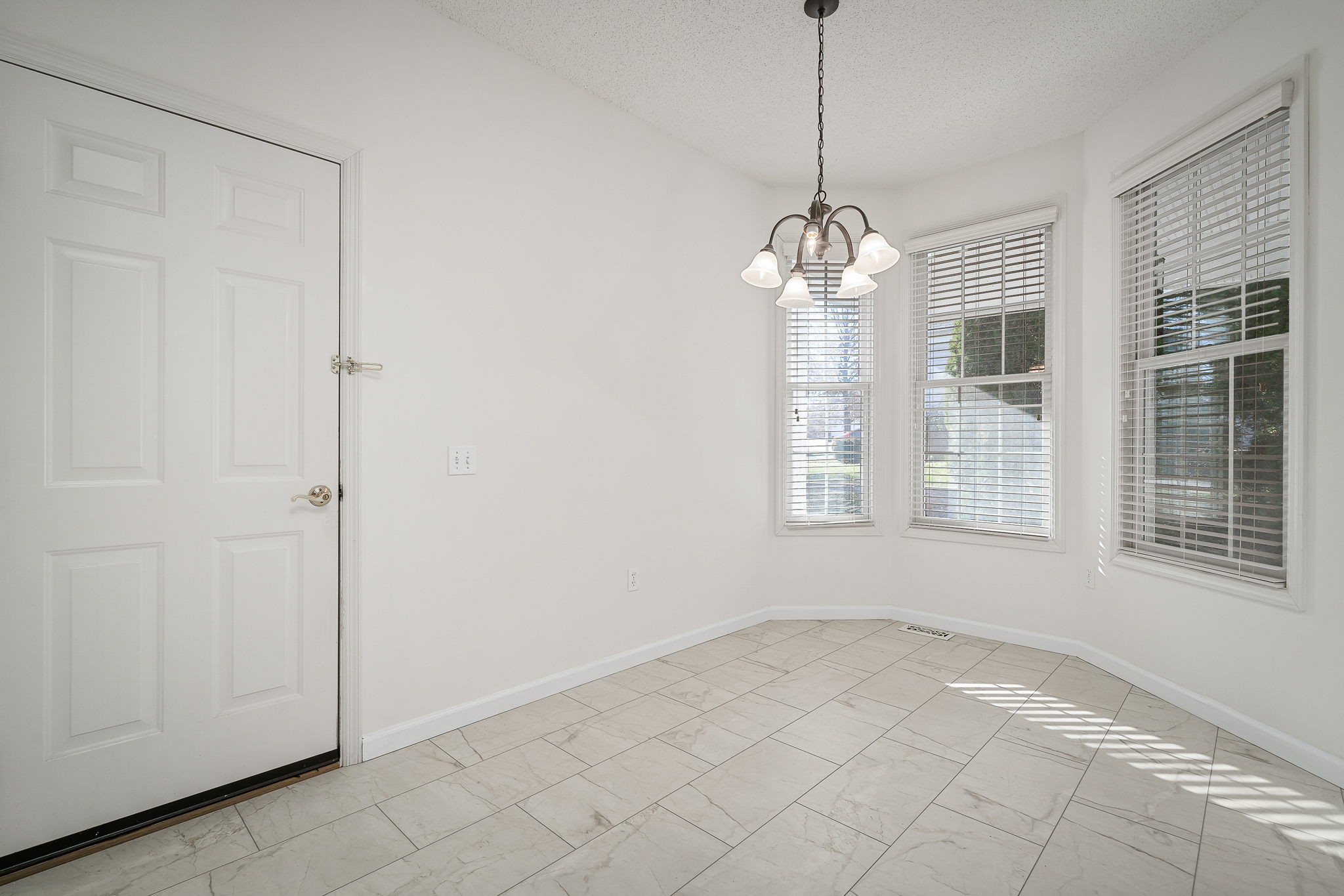 2223 Hawks Landing Dr, Lake St Louis, MO 63367, USA Photo 5