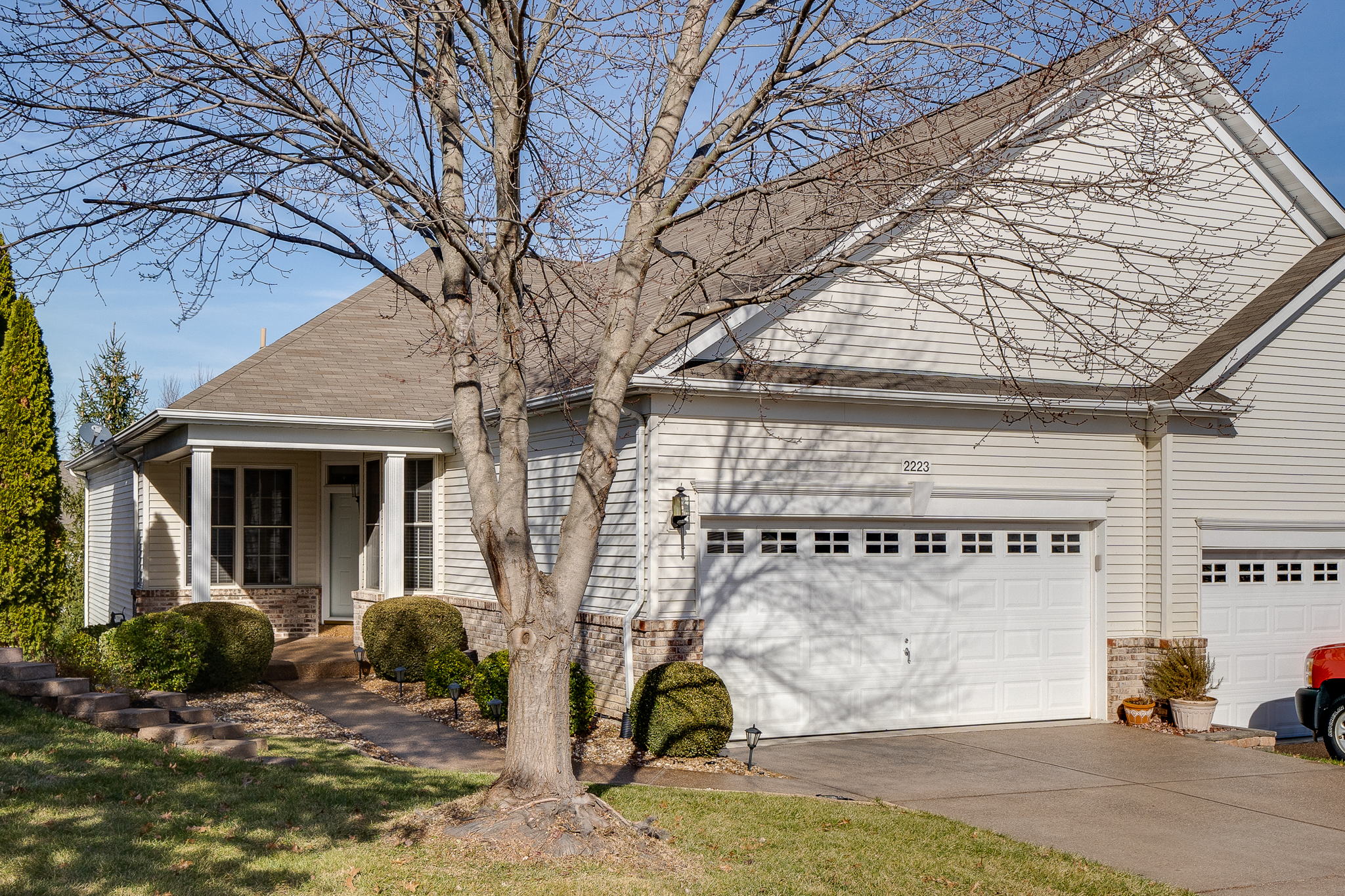 2223 Hawks Landing Dr, Lake St Louis, MO 63367, USA
