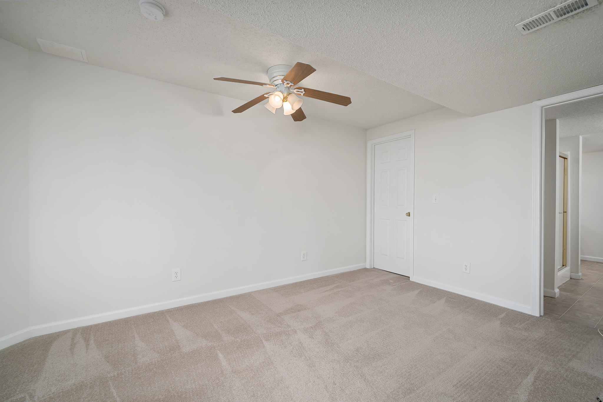 2223 Hawks Landing Dr, Lake St Louis, MO 63367, USA Photo 25