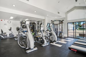 Vista Verde Dr-1301-907.jpg