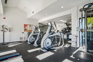 Vista Verde Dr-1301-908.jpg