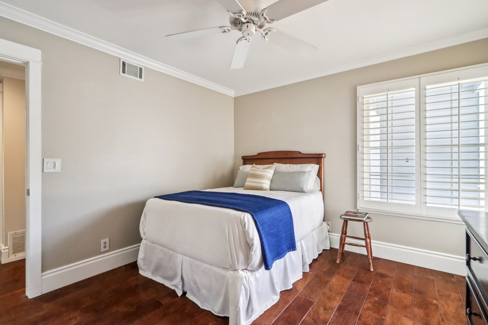 Aralia St-S2701-037.jpg