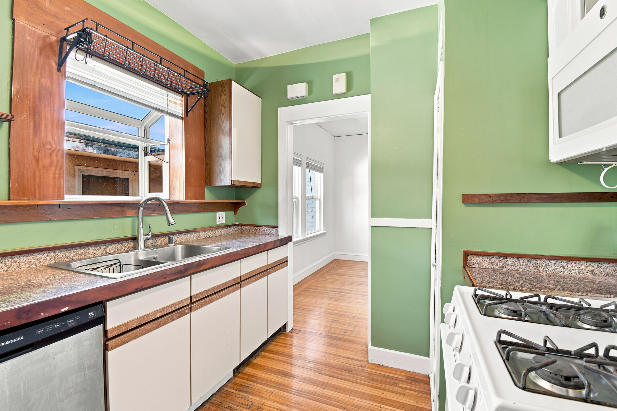 013_F8_2224 Derby St