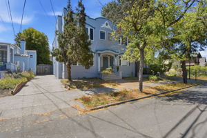 002_F8_2224 Derby St
