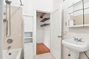 041_F8_2224 Derby St