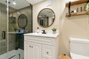  Photo 47