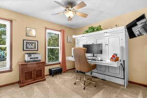 Bedroom 3 - Murphy Desk available