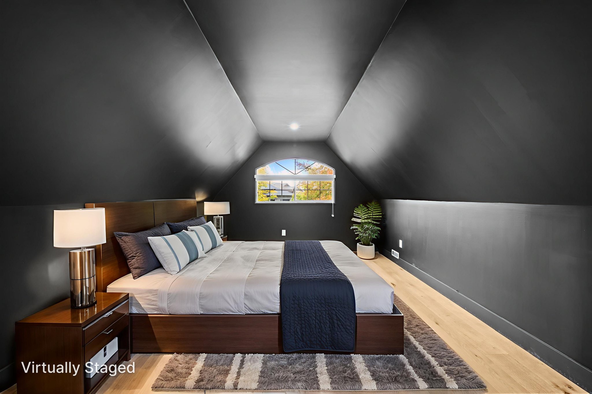 DSC06133 virtually staged.jpeg