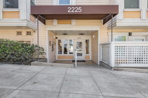 004_2225 23rd St 318