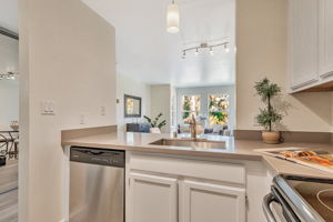015_2225 23rd St 318