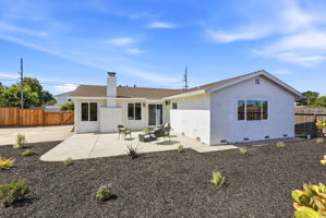 037_F8_2225 Meadowlark St