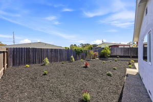 039_F8_2225 Meadowlark St