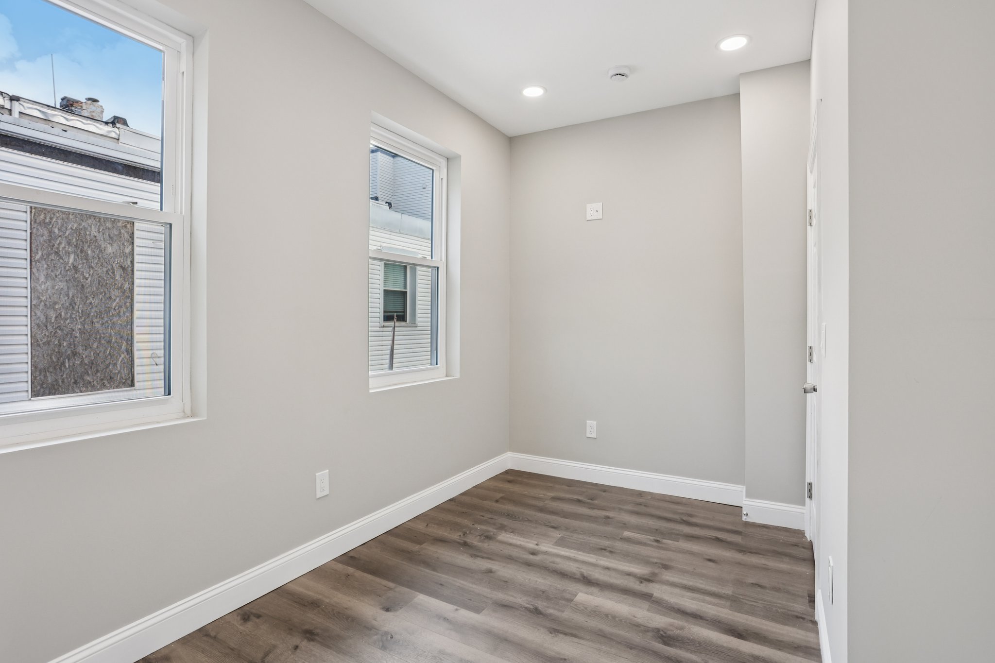 N Waterloo St-S1507-020.jpg