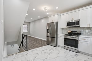 N Waterloo St-S1507-010.jpg