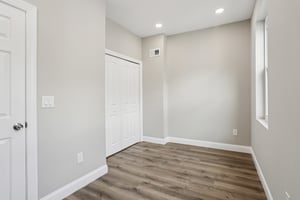 N Waterloo St-S1507-019.jpg