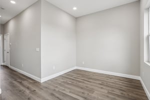 N Waterloo St-S1507-025.jpg
