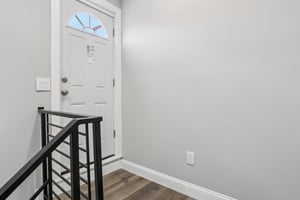 N Waterloo St-S1507-028.jpg