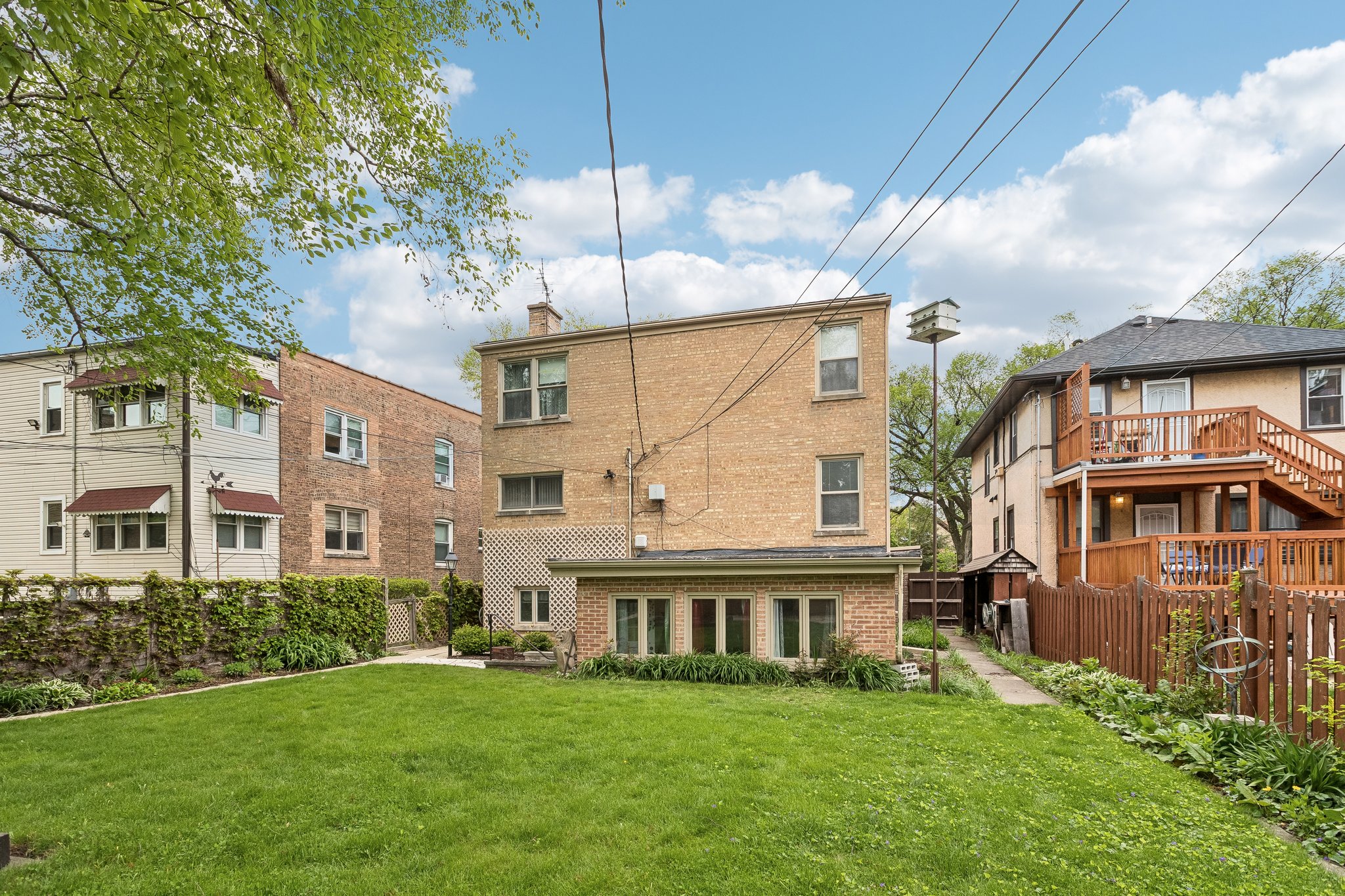 W Touhy Ave 2-S0605-078.jpg