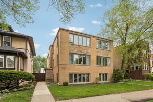 W Touhy Ave 2-S0605-001.jpg