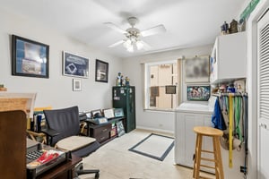 W Touhy Ave 2-S0605-016.jpg