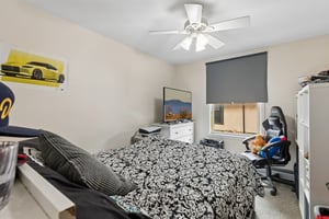 W Touhy Ave 2-S0605-036.jpg