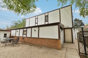 W Touhy Ave 2-S0605-076.jpg