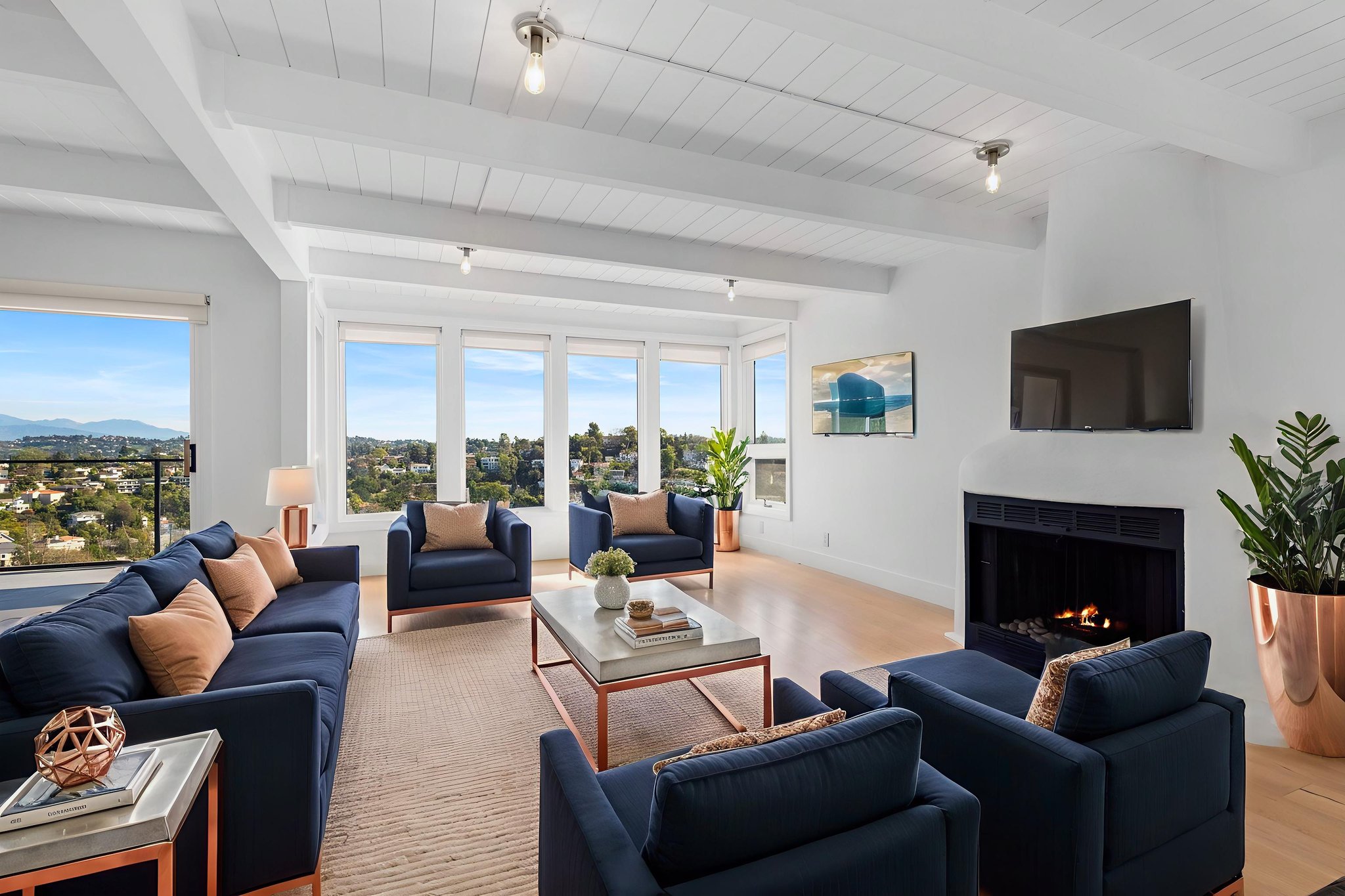 Interior  (22 of 88) virtually staged.jpeg