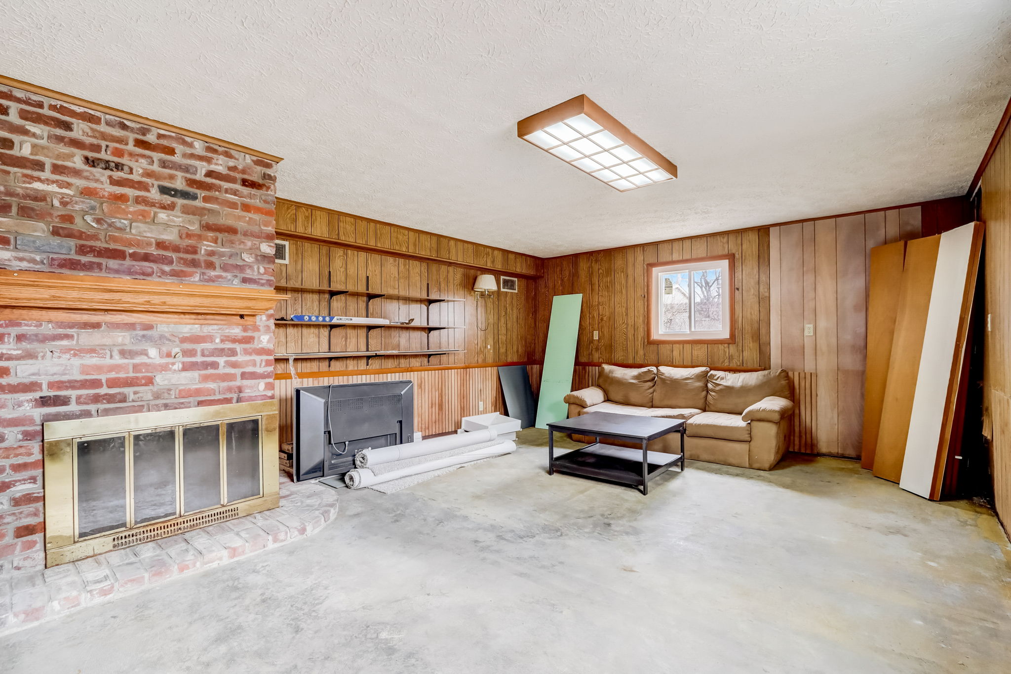 N Kitley Ave-024