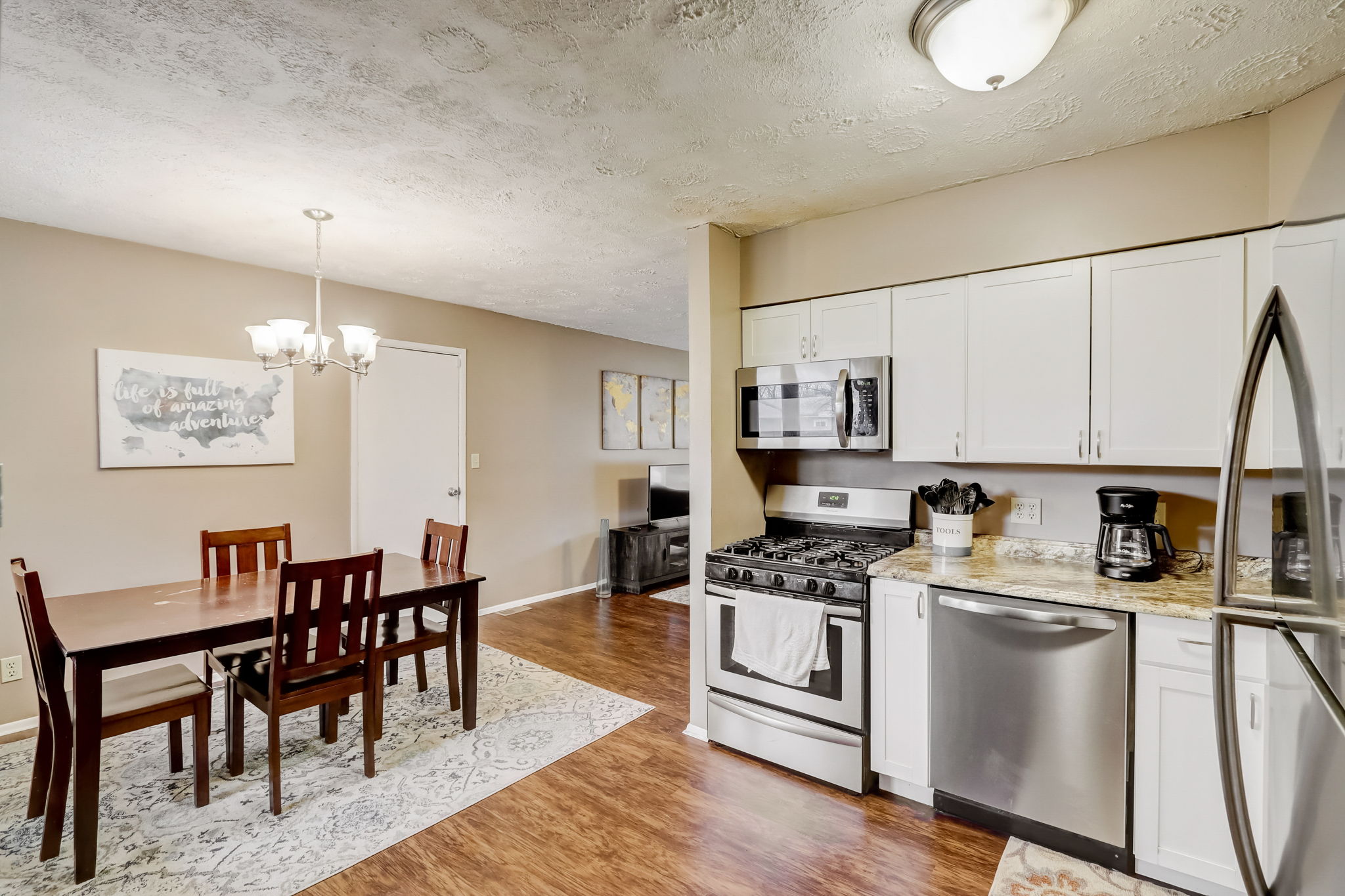 N Kitley Ave-014