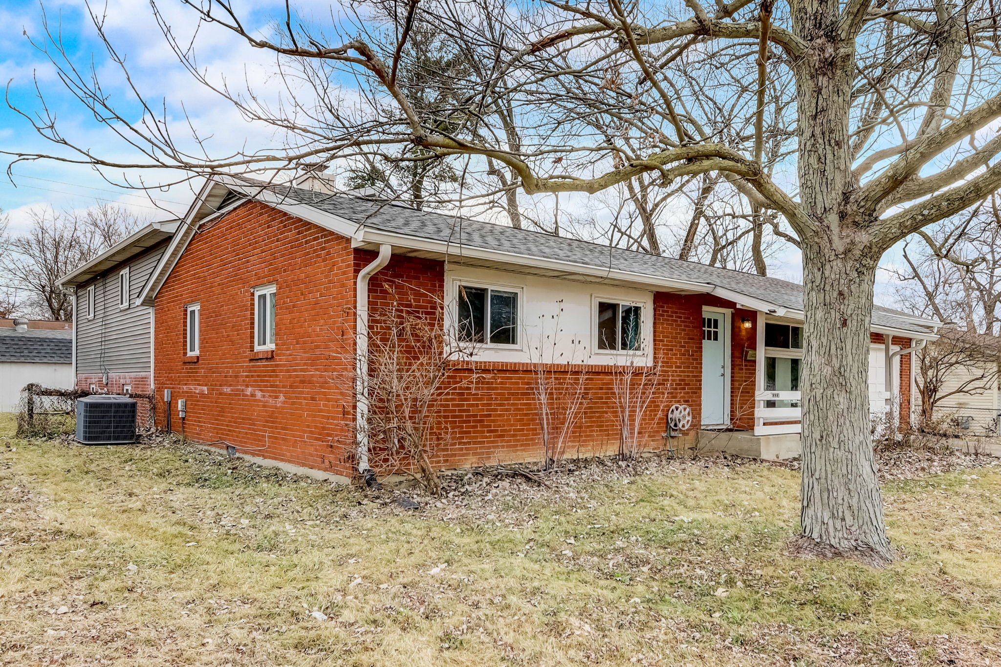 N Kitley Ave-003