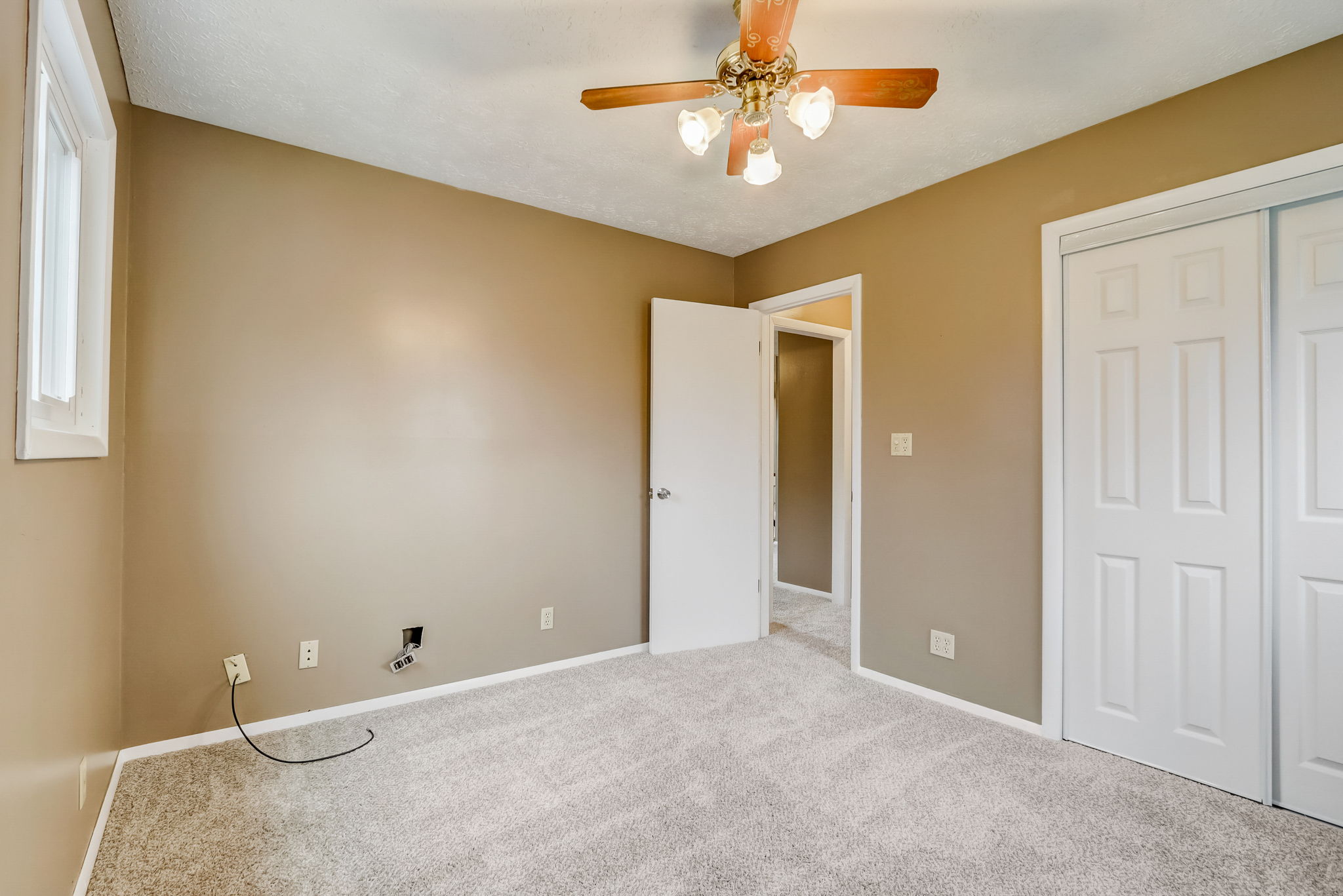 N Kitley Ave-023