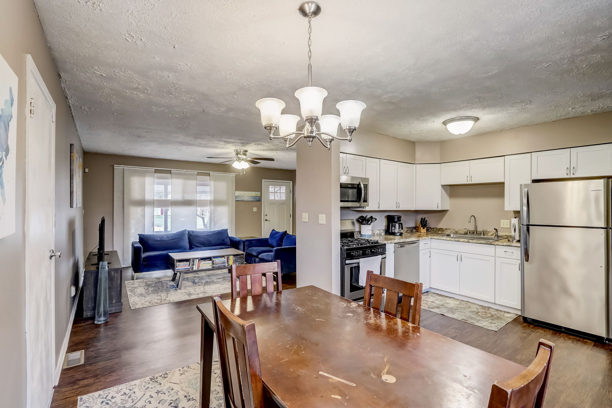 N Kitley Ave-010