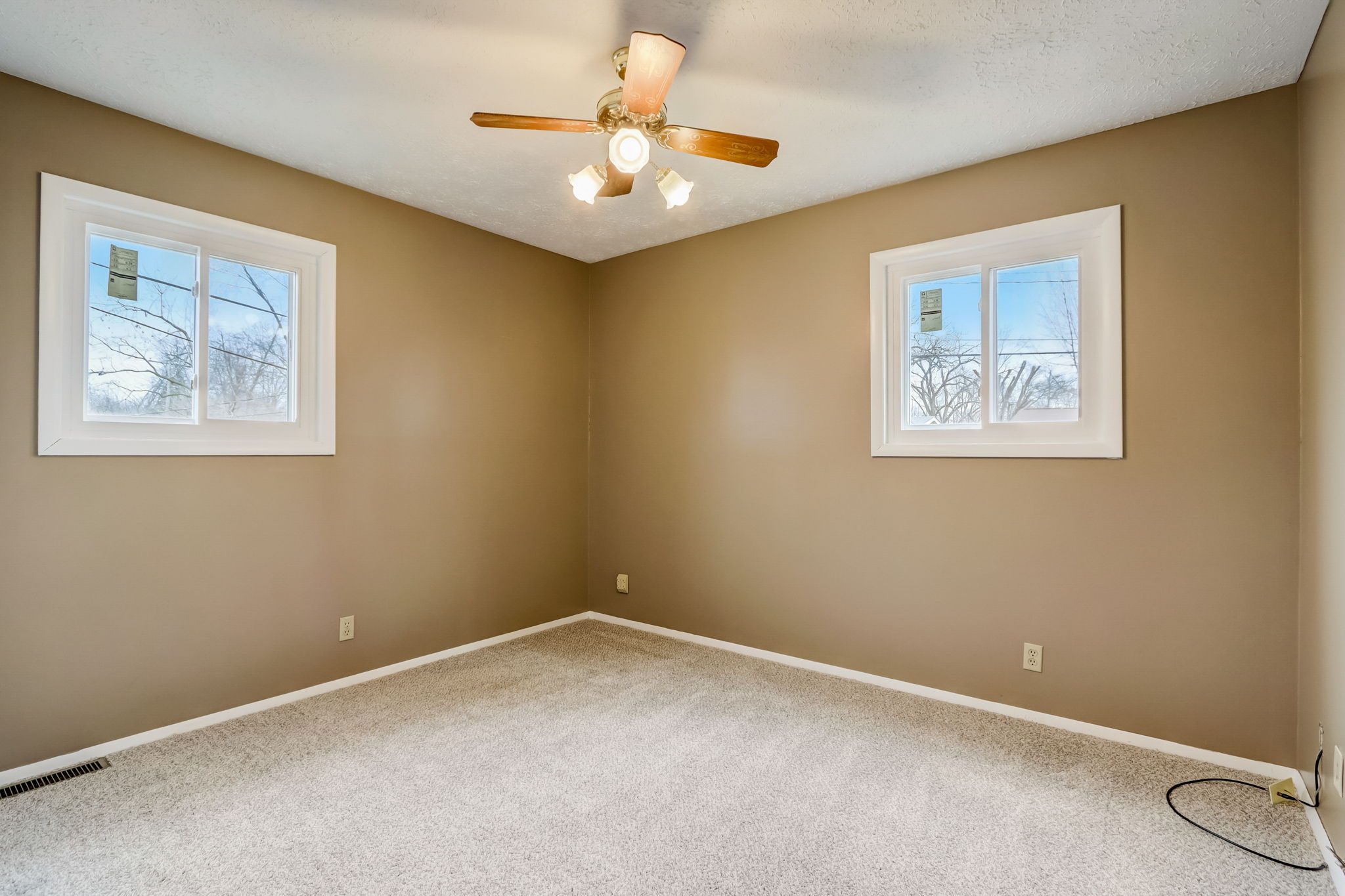 N Kitley Ave-022